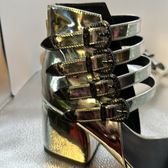 Beautiful PRIVILEGED shiny silver platform heels. Size 8 1/2 used slightly. - Picture 6 of 7